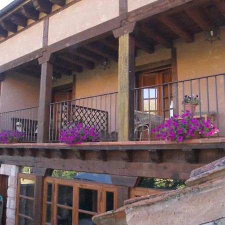 Rural El Adarve Hotel *